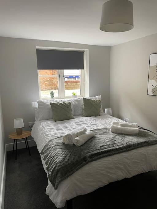 Cedar House - 2 Bed House With Free Parking In Town Centre! By Shortstays4U King's Lynn Eksteriør bilde